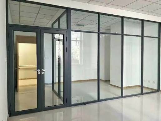 Aluminium & Glass Partitioning — Photo 5